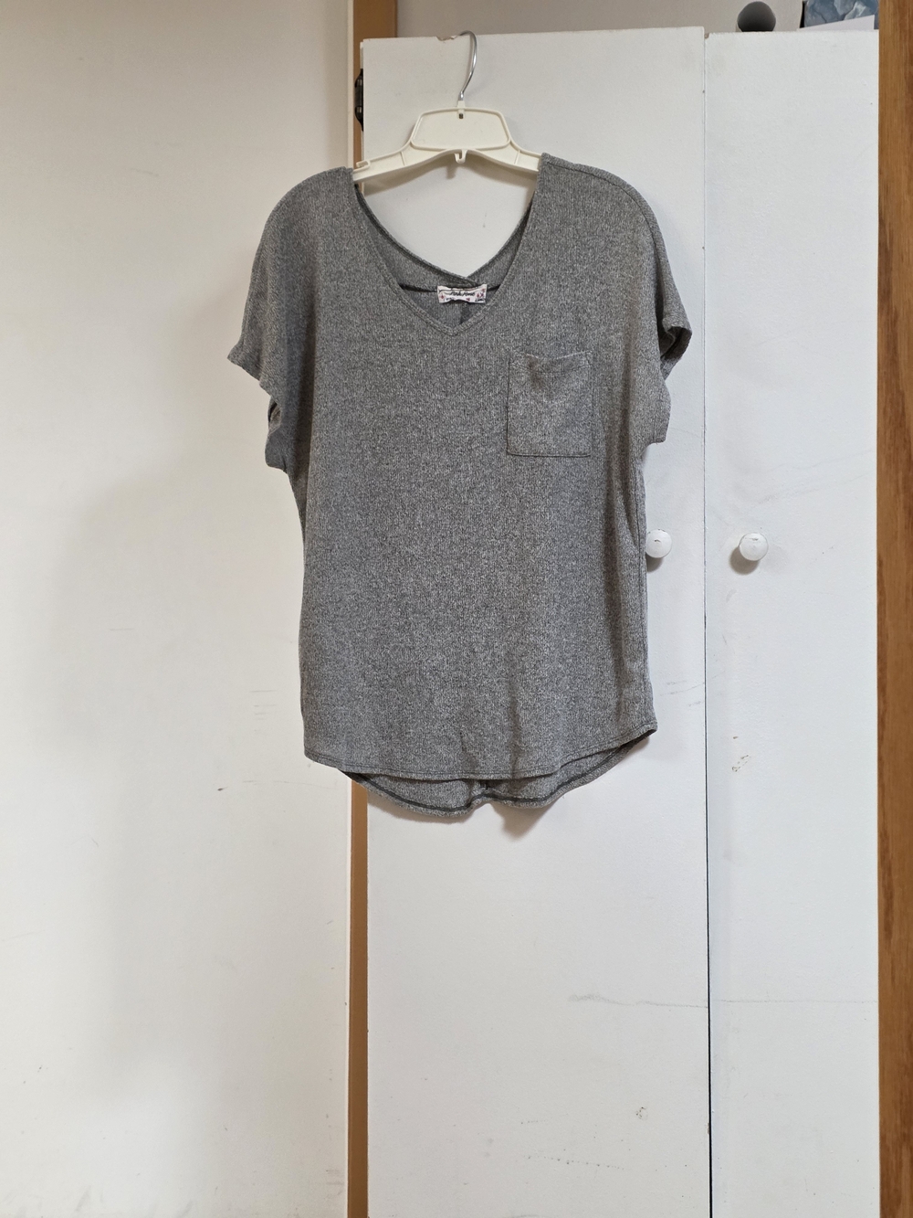 Pink Rose Gray V-Neck Short Sleeve Pocket Tee